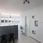 Town And Experience * Макарська